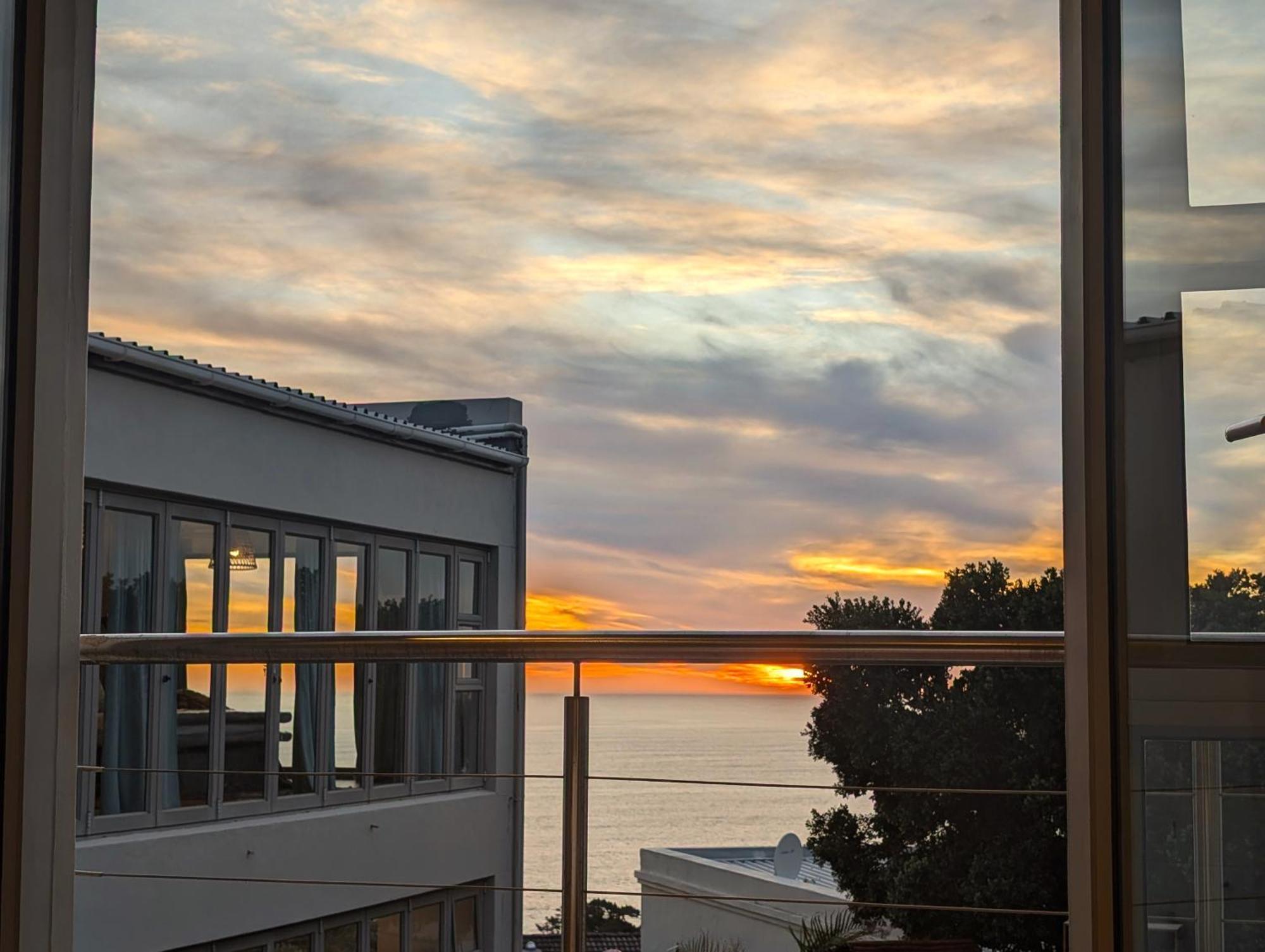Beachwood Camps Bay ケープタウン 部屋 写真